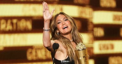 Emotional Jennifer Lopez breaks down as she thanks Ben Affleck at MTV Movie & TV Awards