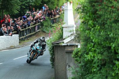 Isle of Man TT 2022: Dunlop takes 20th win in Supersport thriller