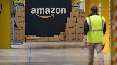 Amazon Stock Powers Higher Ahead of 20-For-1 Split Debut: Stock Opens At $125.24 Each