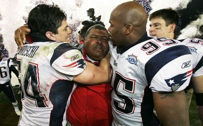 Former Patriots DC Romeo Crennel retires after 50 years of coaching
