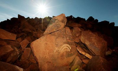 Tanya Plibersek urged to protect Indigenous rock art up to 50,000 years old by blocking fertiliser plant