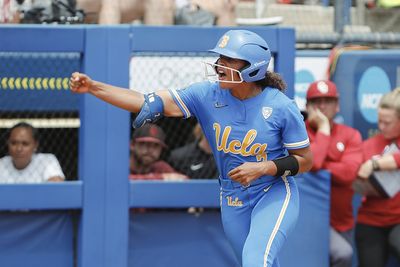 Maya Brady hit a pair of homers in the Women’s College World Series semifinal, and Tom Brady loved it