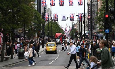 UK retailers given jubilee lift as high street footfall rises