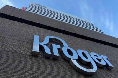 Icahn Drops Proxy Fight Over Pig Treatment at Kroger