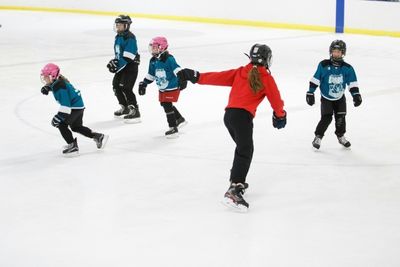 Women's hockey struggling in Canada