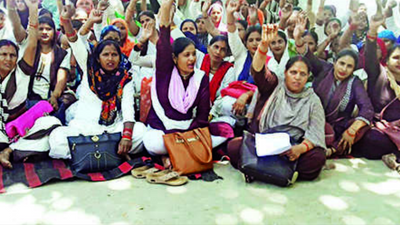 Uttar Pradesh: Asha workers give ultimatum over non-payment of dues