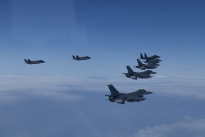 S.Korea, U.S. showcase air power during U.S. official's Seoul visit