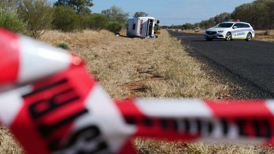 NT Police investigating fatal tour bus crash in Central Australia, passengers remain in hospital
