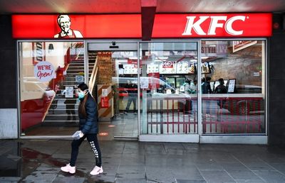 Australian KFC patrons clucking mad over lettuce-cabbage switch