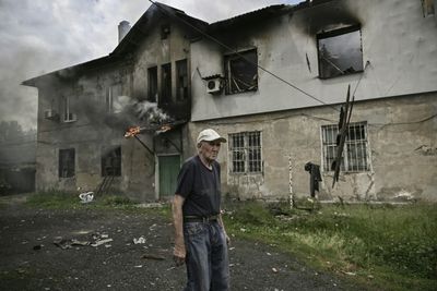 Fierce battle for key Ukraine city changing 'every hour'