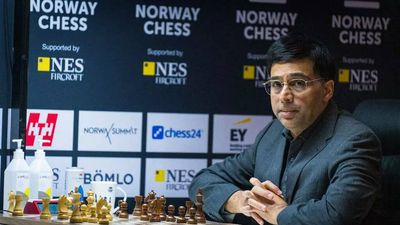 Norway chess: Viswanathan Anand, Anish Giri share honours in round six; Magnus Carlsen moves into lead