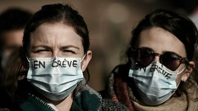 French unions call for major nationwide protest and strike in public hospitals