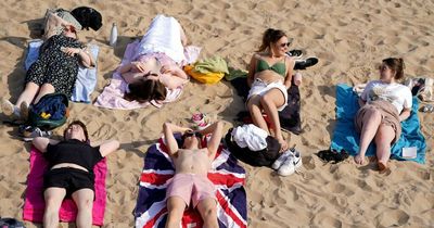 UK weather forecast: Exact date 'mini-heatwave' will see Brits bask in balmy 24C highs