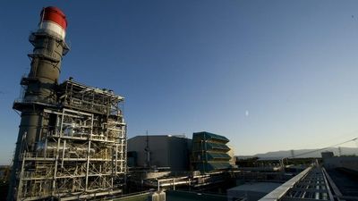 Gas-fired Tallawarra power station increases supply, sister facility to be hydrogen-capable, as energy crisis bites