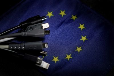 EU agrees single charger standard, in blow to Apple