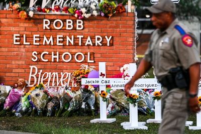 US warns of copycat attacks after Texas school shooting