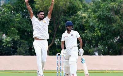 A day for fluctuating fortunes for Karnataka