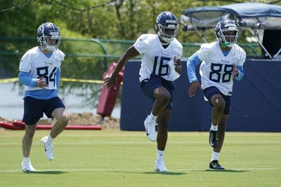 Titans’ Mike Vrabel talks Treylon Burks’ asthma, Tuesday absence from OTAs