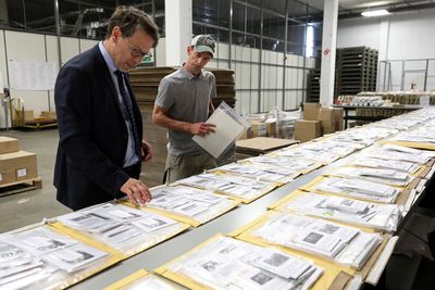 Canada should outlaw sharing disinformation about voting process - report