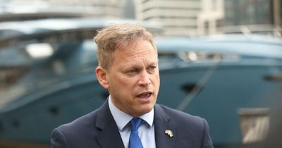 'Grant Shapps should do something to sort travel chaos - holidaymakers deserve better'