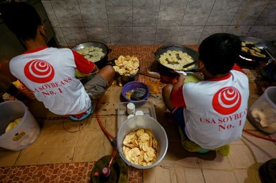 Out of the frying pan: Indonesians pay price of cooking oil crisis