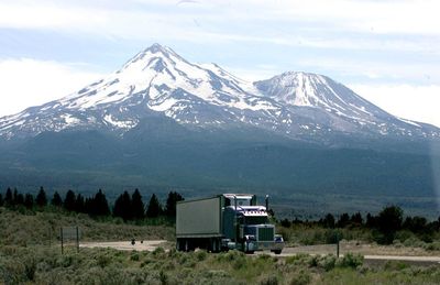 1 killed, 4 injured in California mountain climbing falls