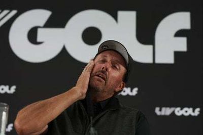 Rebel Phil Mickelson refusing to give up PGA Tour membership after LIV Golf move