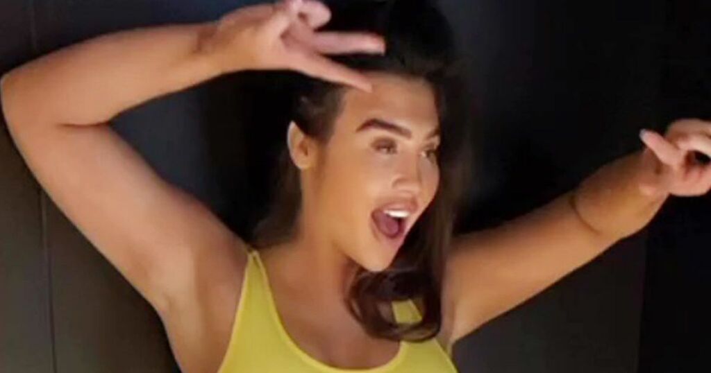 Pregnant Lauren Goodger returns to OnlyFans as she…
