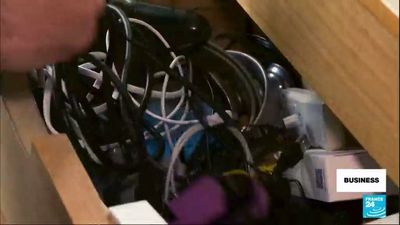 EU agrees rules for single phone charger in blow to Apple