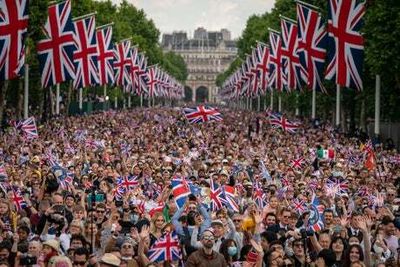 Huge boost for TfL as Jubilee weekend sees Tube passenger numbers soar