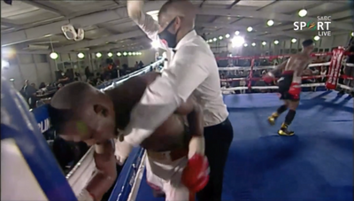 South African boxer Simiso Buthelezi dies from brain bleed after disturbing disorientation ends fight