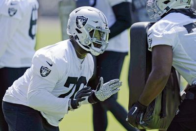 Raiders OL Alex Leatherwood continues to work at right tackle during minicamp