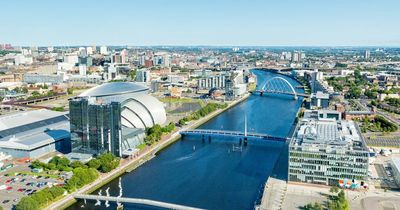Glasgow's River Clyde clean up boom will reduce plastic and litter