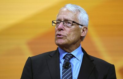 Rob Walton releases statement after agreeing to buy Broncos