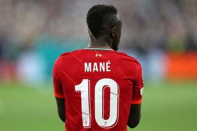 Sadio Mane: Liverpool frustrated by £30m Bayern Munich offer and draw Robert Lewandowski comparison