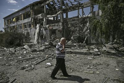 Ukraine says troops may have to pull back from flashpoint city