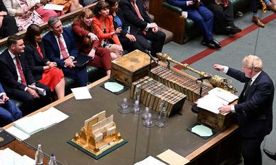 Starmer fails to electrify Commons after bum notes from prime minister unplugged