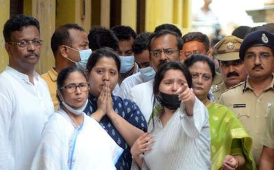 Three arrested for Gujarati couple’s murder in Kolkata