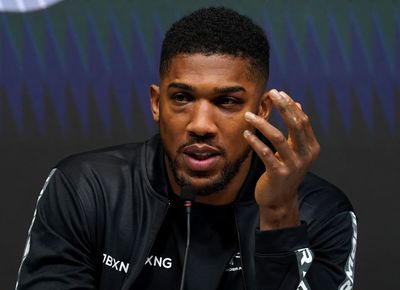 Anthony Joshua’s new coach working on heavyweight’s ‘mental problem’ after Oleksandr Usyk loss