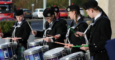 Pipe band wow audience in Livingston