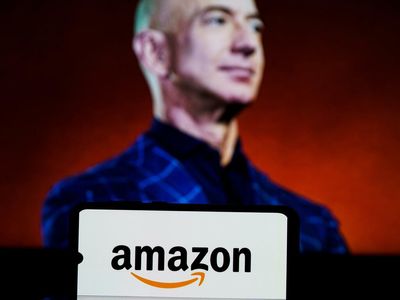 If You Invested $1000 in Amazon When Jeff Bezos Quit As CEO, Here's How Much You Would Have Now