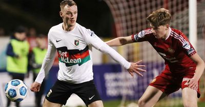 Glentoran announce signing of teenage defender Harry Murphy