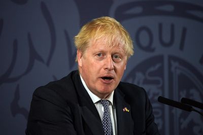 Boris Johnson tells workers to accept pay cuts or UK faces 1970s–style ‘stagflation’