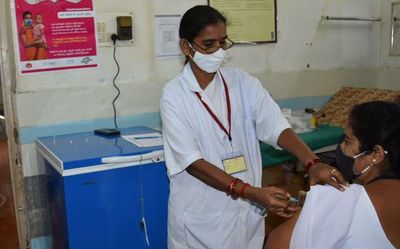 Andhra Pradesh: People aged below 60 struggle for COVID-19 precautionary doses