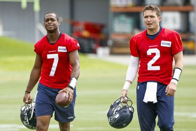 Seahawks QBs Drew Lock, Geno Smith enjoying friendly competition