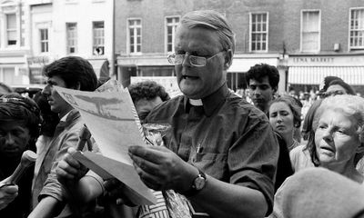 Bruce Kent: tributes paid as peace campaigner dies aged 92
