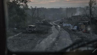 Ukraine troops ‘gain ground’ in south