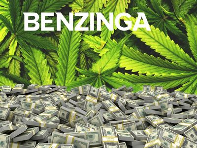 Matt Gaetz Bashes Democrats Over Cannabis Banking Reform, Quotes Benzinga In His Podcast 'Firebrand'