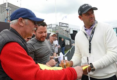 Charl Schwartzel shoots 65, leads first-ever LIV Golf Invitational Series event in London