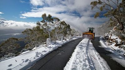 The official ski season starts in the Australian Alps this weekend as motorists are urged to drive to conditions